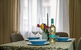 Lovely Art Apartment - Victory